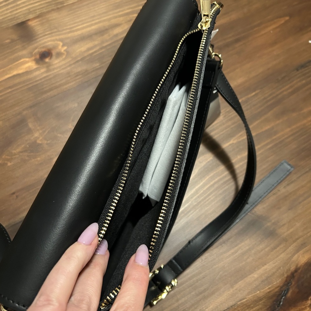 NWT Isadora Genuine Leather Purse/ Made in Italy - Picture 5 of 10